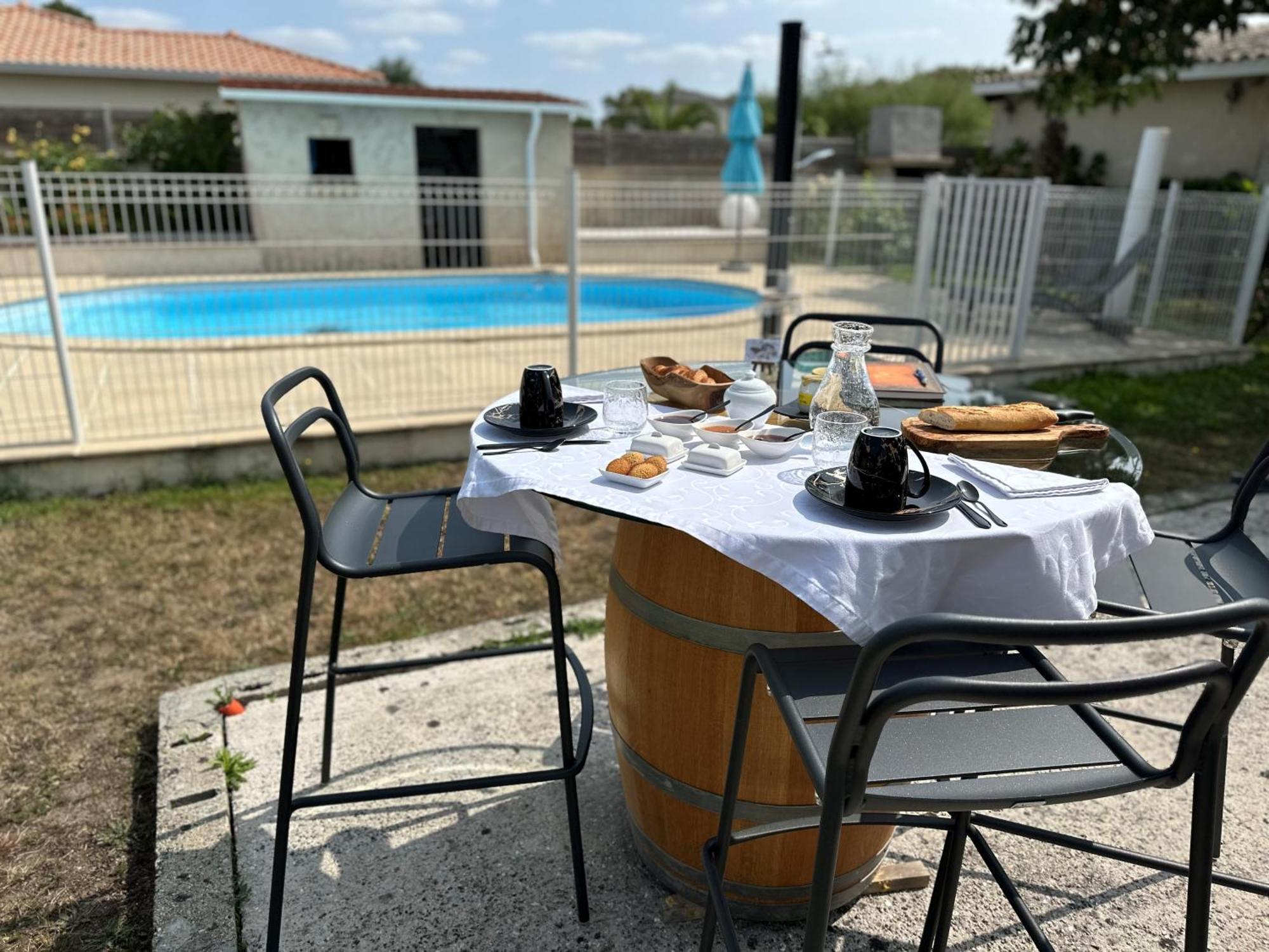 Le Mas Des Anges Soussans Exterior photo